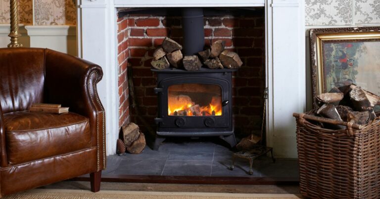 Log-burner-mistake-could-see-you-being-slapped-with-300-fine-after-law-change.jpg