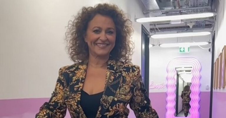Loose-Womens-Nadia-Sawalha-films-dad-holding-dildo-as-mum-says-she-tried-it.jpg