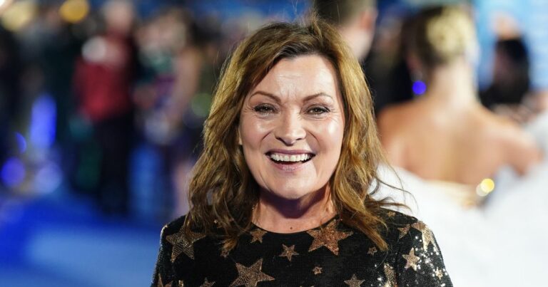 Lorainne-Kelly-beyond-chuffed-at-incredible-achievement-shared-with-Mary-Queen-of-Scots.jpg