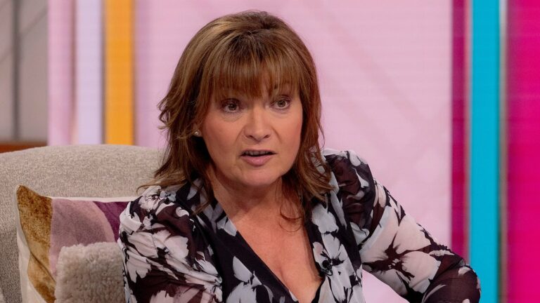 Lorraine-Kelly-shares-devastation-as-friend-battles-terminal-cancer.jpg