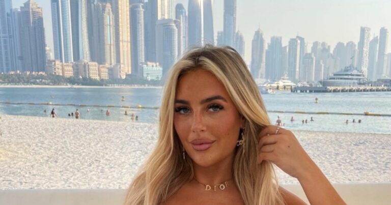 Love-Islands-Jess-goes-braless-in-plunging-swimsuit-as-she-poses-next-to-Samie.jpg