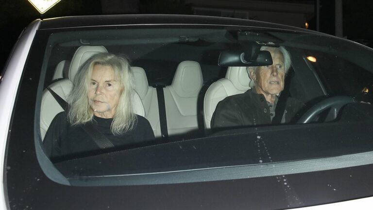 Matthew-Perryaposs-family-arrive-his-Los-Angeles-home-where-he-died.jpg