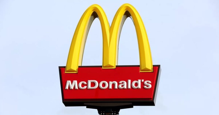 McDonalds-fans-go-wild-for-unreal-Christmas-hot-drinks-on-limited-edition-festive-menu.jpg