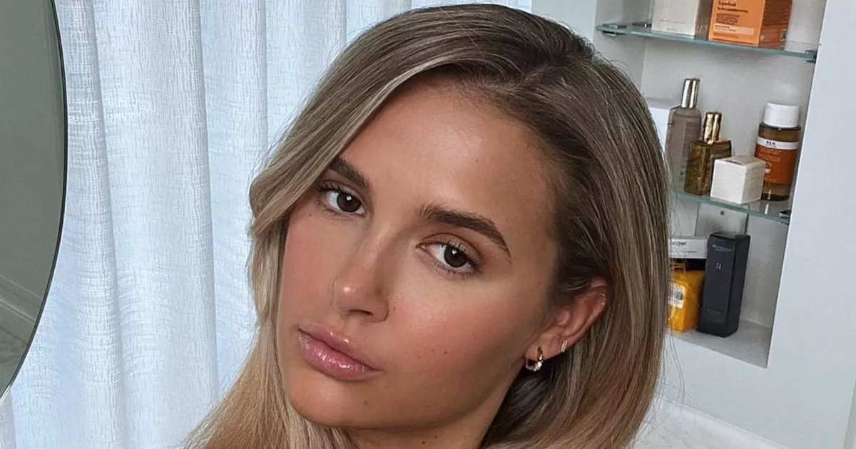 Molly-Mae-Hague-strips-naked-for-steamy-bath-snap-as-fans-dub-her-breathtaking.jpg
