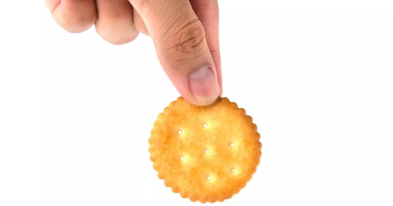 People-are-only-just-realising-why-Ritz-crackers-have-holes-in-them.jpg