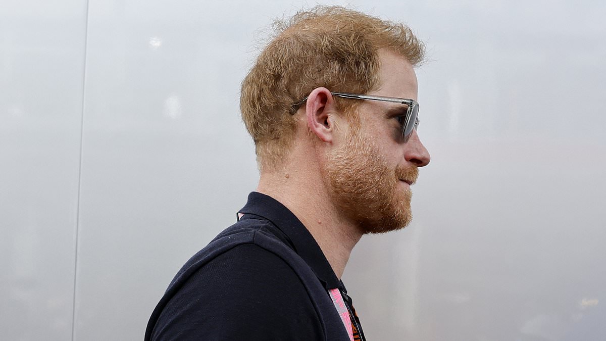 Prince-Harry-spotted-at-the-US-Grand-Prix.jpg
