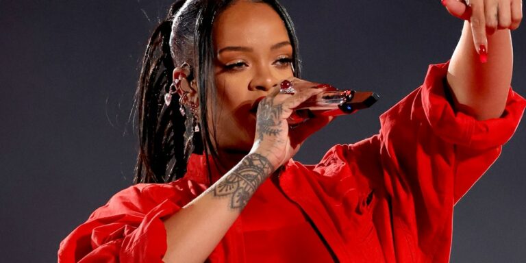 Rihanna039s-Super-Bowl-Outfit-Can-Now-Be-Yours-Courtesy-of-LOEWE.jpg