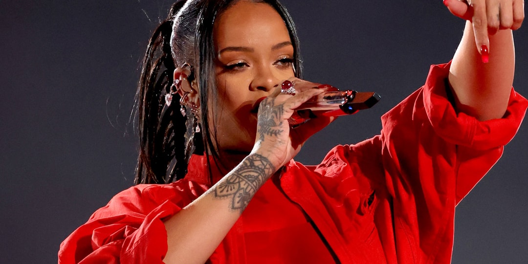 Rihanna039s-Super-Bowl-Outfit-Can-Now-Be-Yours-Courtesy-of-LOEWE.jpg