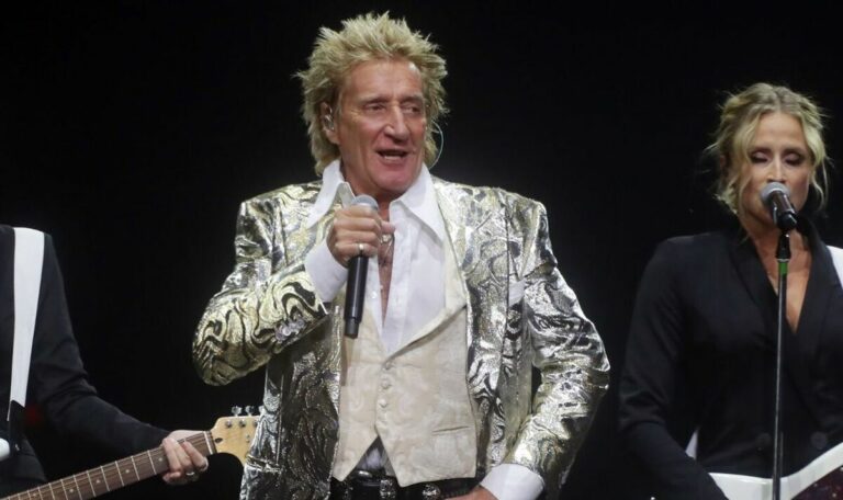 Rod-Stewart-reveals-why-hes-just-turned-down-a-huge-offer-from-Saudi-Arabia.jpg