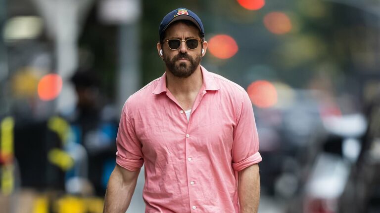 Ryan-Reynolds-spotted-in-pink-shirt-in-New-York-City.jpg