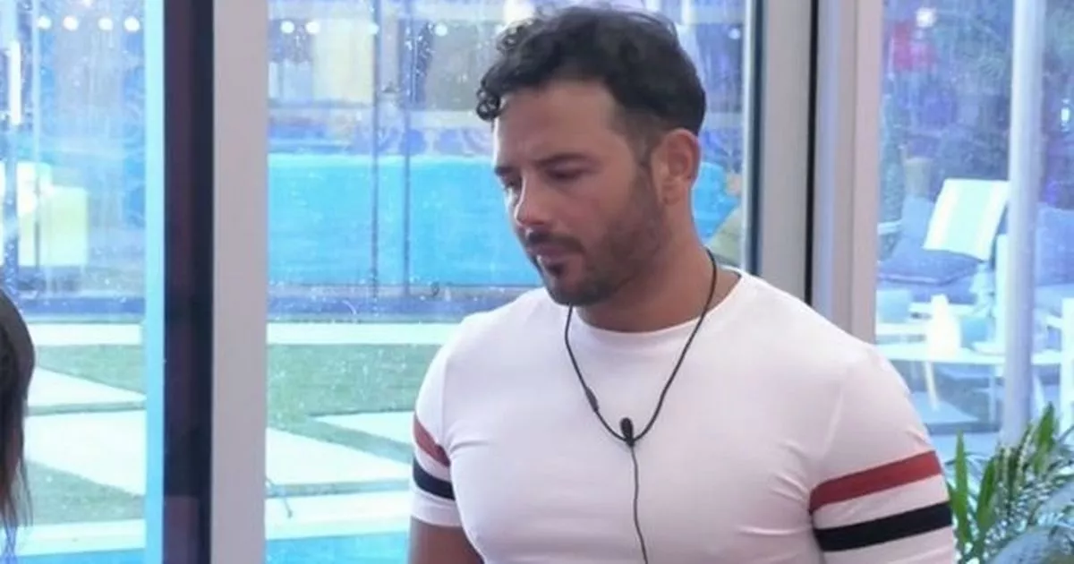 Ryan-Thomas-fights-back-tears-as-he-recalls-Celebrity-Big-Brother-incident-with-Roxanne-Pallett-.jpg