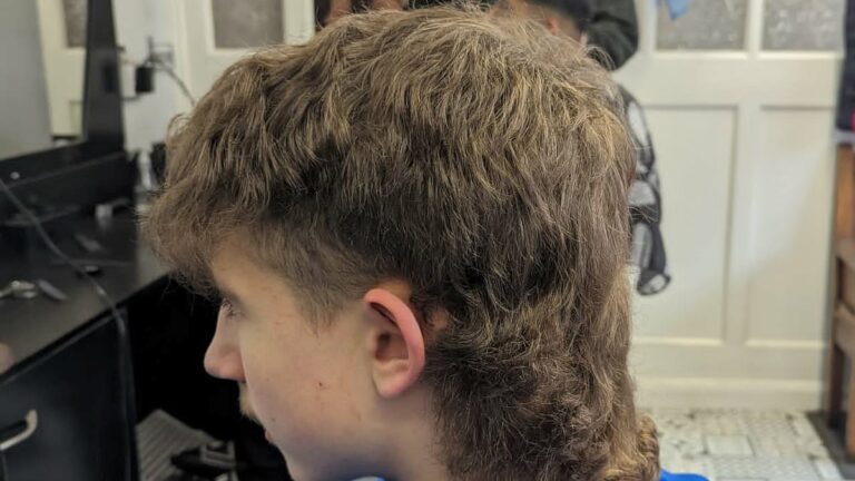 Schoolboy-put-in-isolation-and-told-to-chop-off-his-mullet.jpg