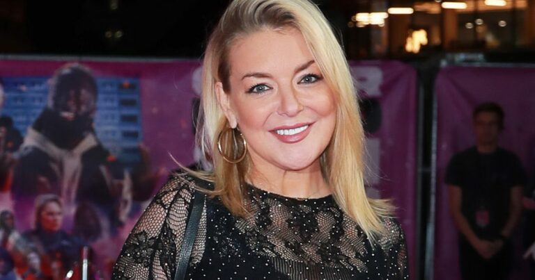 Sheridan-Smith-shows-off-new-boyfriend-in-loved-up-snap-after-romantic-trip.jpg