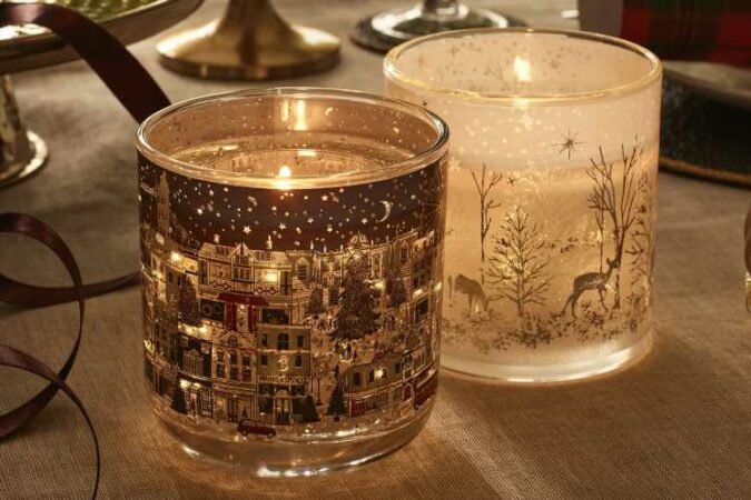 Shoppers-rush-to-buy-10-Marks-amp-Spencer-light-up-Christmas-candle-that-x27smells-divinex27-The-Sun.jpg