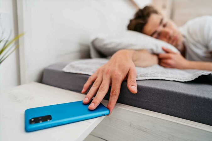 Snoozing-your-alarm-for-30-minutes-could-actually-be-GOOD-for-you-herex27s-why-The-Sun.jpg