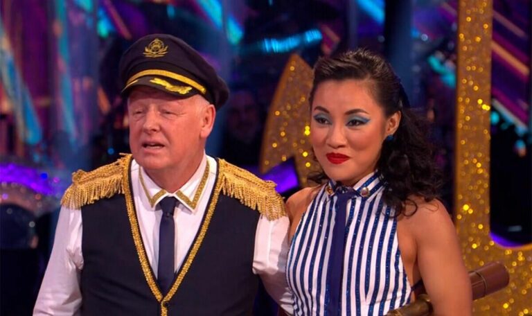 Strictly-fans-divided-as-entertaining-Les-Dennis-first-celeb-to-be-sent-home.jpg