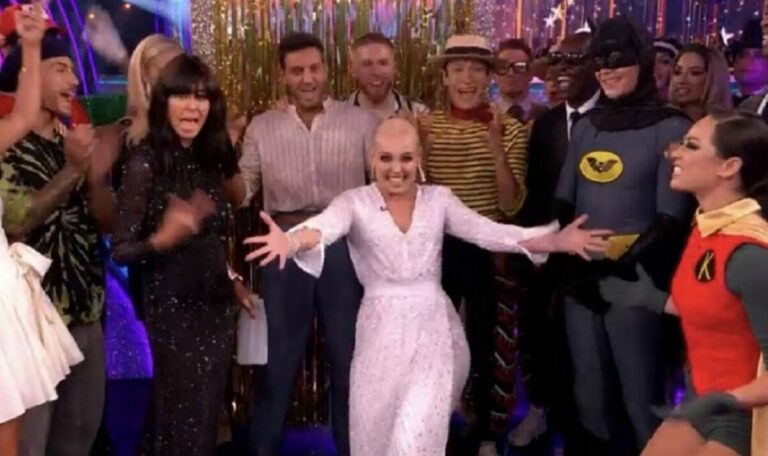 Strictly-fans-in-tears-as-Amy-Dowden-appears-on-show-without-wig.jpg