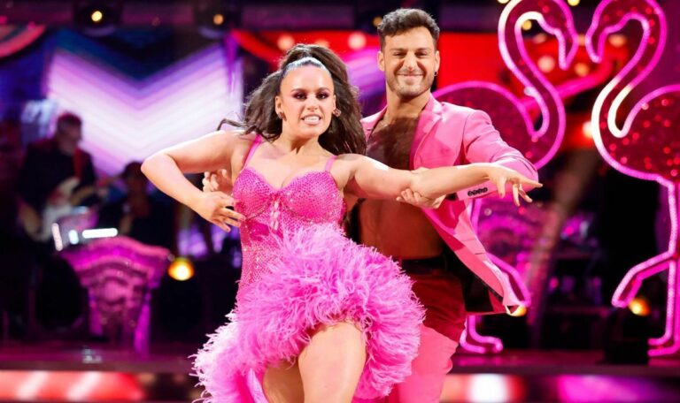 Strictly-fans-left-hot-under-the-collar-after-Vitos-comment-via-hidden-mic.jpg