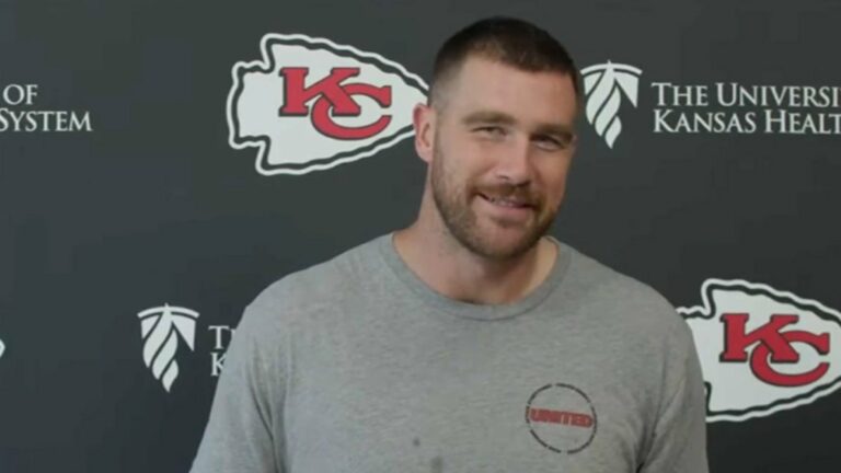 Travis-Kelce-Gives-039Tayvis039-Halloween-Costume-Tips.jpg