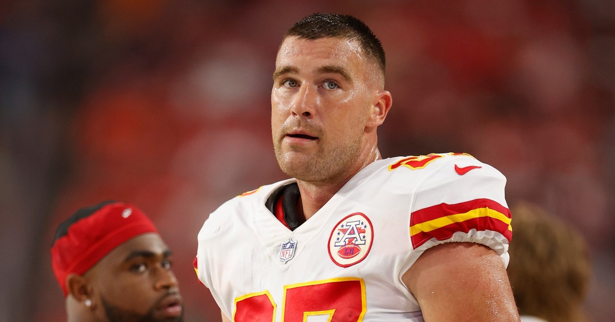 Travis-Kelce-mustache-clean-shaven-Stars-with-and-without-facial-hair.jpg