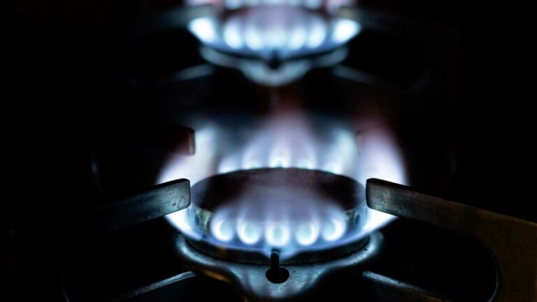 UKx27s-biggest-energy-firm-with-10m-customers-to-give-thousands-an-extra-150-for-winter-–-check-if-youx27re-one-of-them-The-Sun.jpg