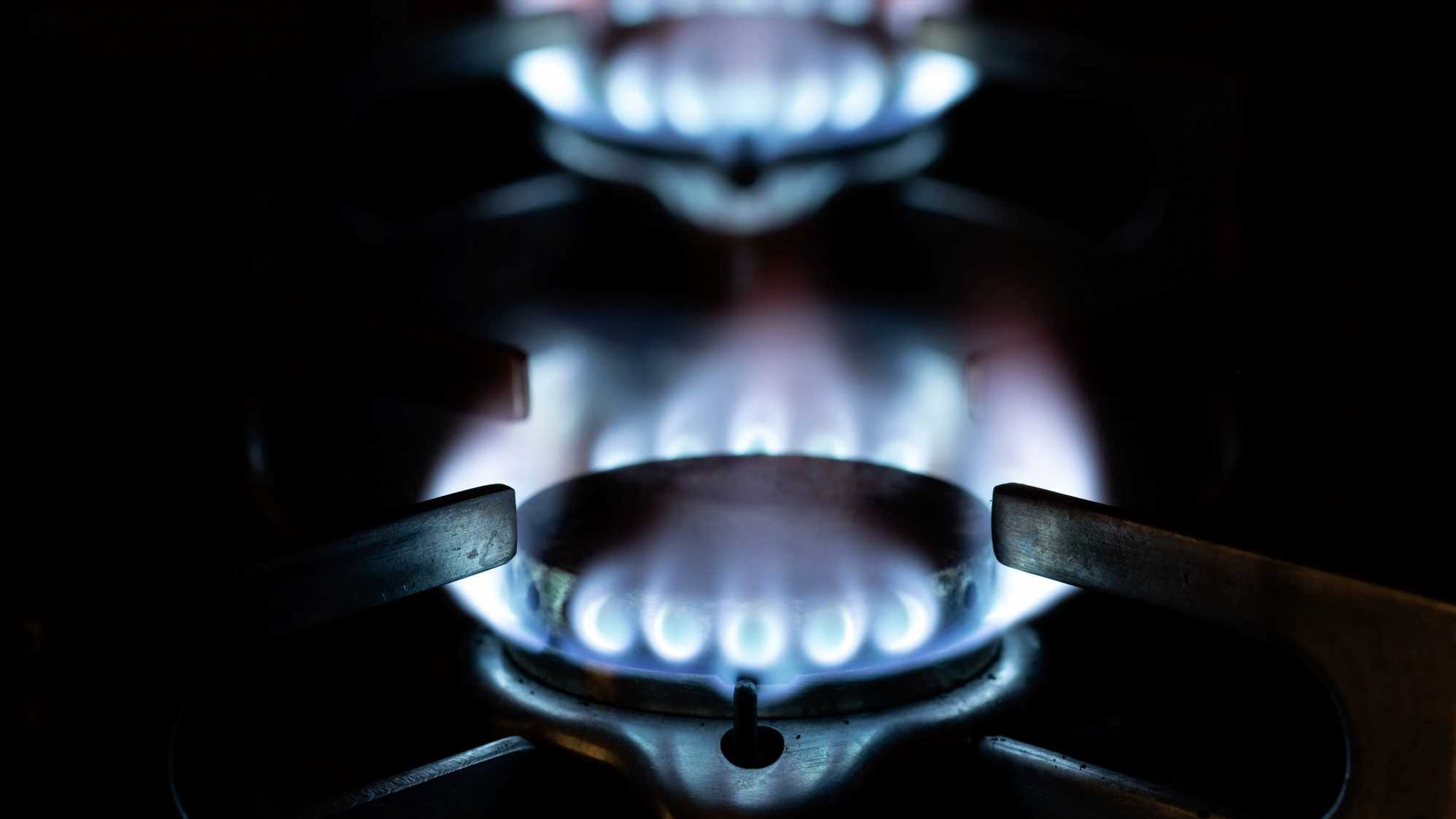 UKx27s-biggest-energy-firm-with-10m-customers-to-give-thousands-an-extra-150-for-winter-–-check-if-youx27re-one-of-them-The-Sun.jpg