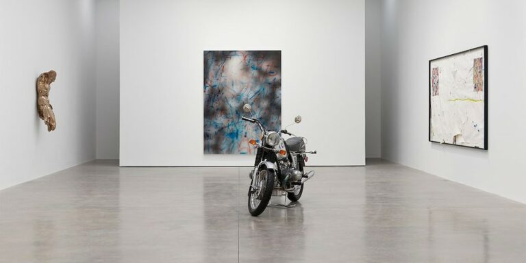 White-Cube-New-York039s-Inaugural-Exhibition-039Chopped-amp-Screwed039-Challenges-Artistic-Norms.jpg