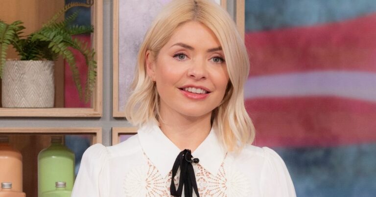Who-will-replace-Holly-Willoughby-All-the-front-runners-tipped-to-take-over-on-This-Morning.jpg