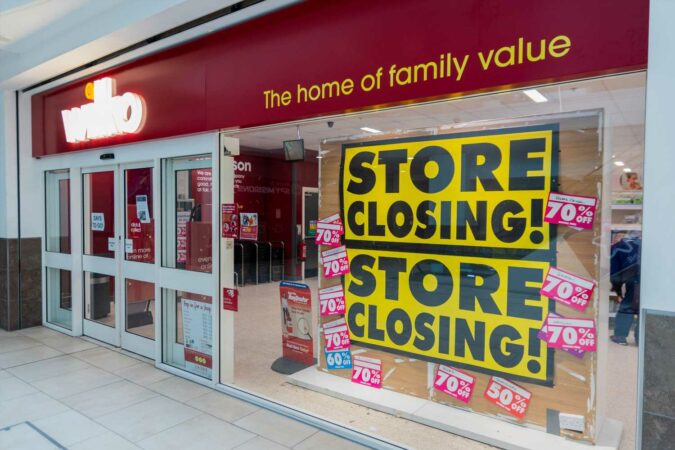 Wilko-shoppers-rush-to-Wilko-sale-with-up-to-80-off-as-29-stores-set-to-close-today-The-Sun.jpg