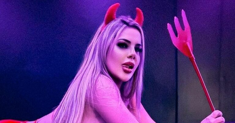 Worlds-hottest-lawyer-turns-sexy-devil-–-and-asks-if-fans-want-trick-or-treat.jpg