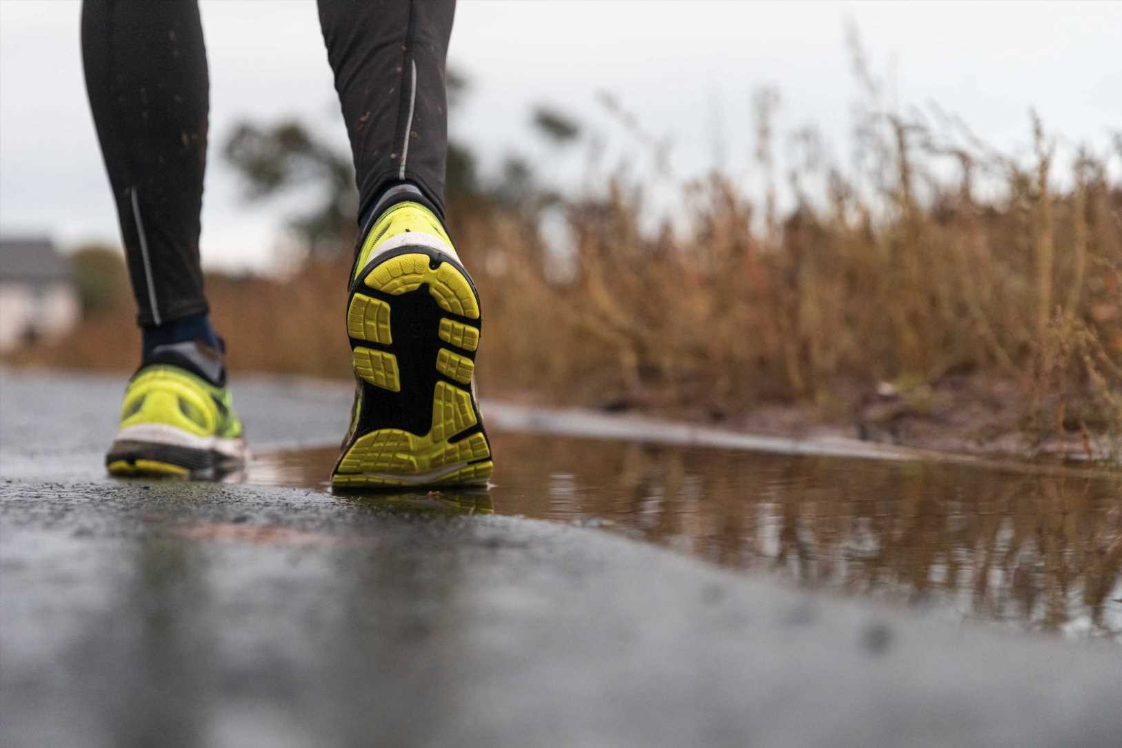 10-best-menx27s-waterproof-trainers-The-Sun.jpg