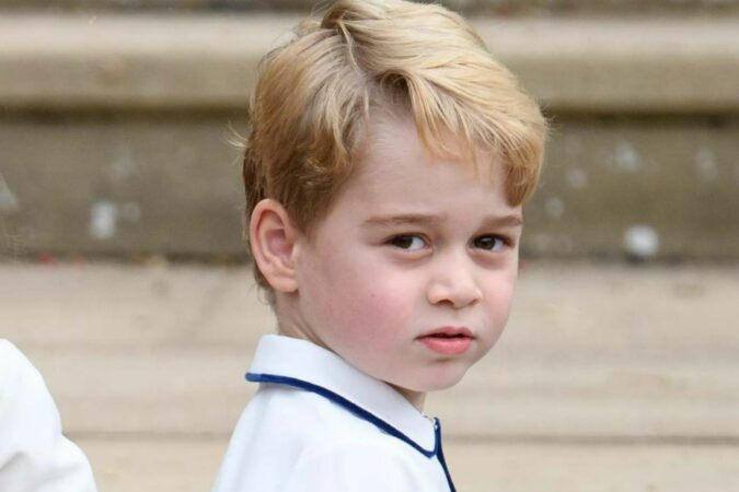 Adorable-moment-‘nervous-Prince-George-holds-Lady-Louises-hand-in-unearthed-Royal-Wedding-clip-The-Sun.jpg