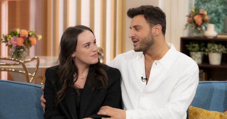 All-the-signs-BBC-Strictlys-Vito-and-Ellie-are-dating-after-co-star-confirmation.jpg