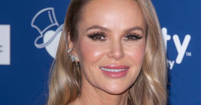 Amanda-Holden-goes-braless-as-she-shows-off-ageless-figure-in-skintight-dress.jpg