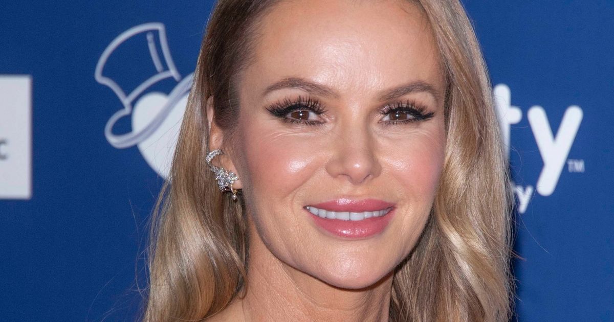 Amanda-Holden-goes-braless-as-she-shows-off-ageless-figure-in-skintight-dress.jpg