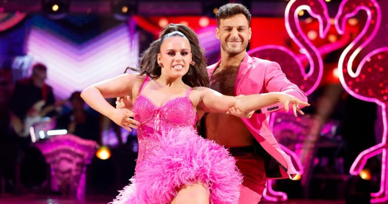 BBC-Strictly-fans-distracted-by-Ellie-Leach-as-Vito-has-beautiful-moment-with-co-star.jpg