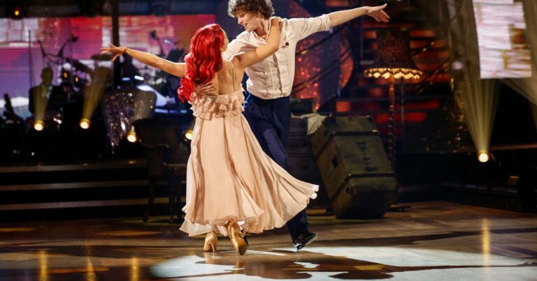 BBC-Strictlys-Bobby-Brazier-makes-Dianne-Buswell-blush-with-revealing-bedroom-confession.jpg