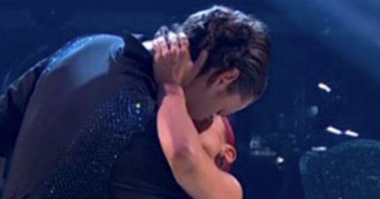BBC-Strictlys-Bobby-Braziers-two-word-response-to-uncomfortable-near-kiss-with-Dianne-Buswell.jpg