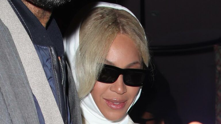 Beyonce-seen-dines-with-Jay-Z-Tom-Cruise-and-Henry-Cavill.jpg