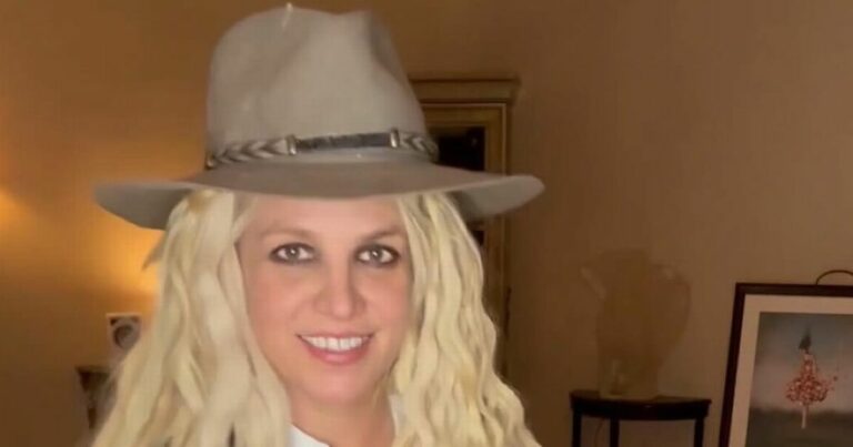 Britney-Spears-shares-rare-snap-of-brother-she-says-is-like-a-dad.jpg
