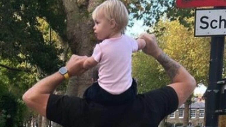 Chloe-Madeley-and-James-Haskell-reunite-to-spend-time-with-daughter.jpg