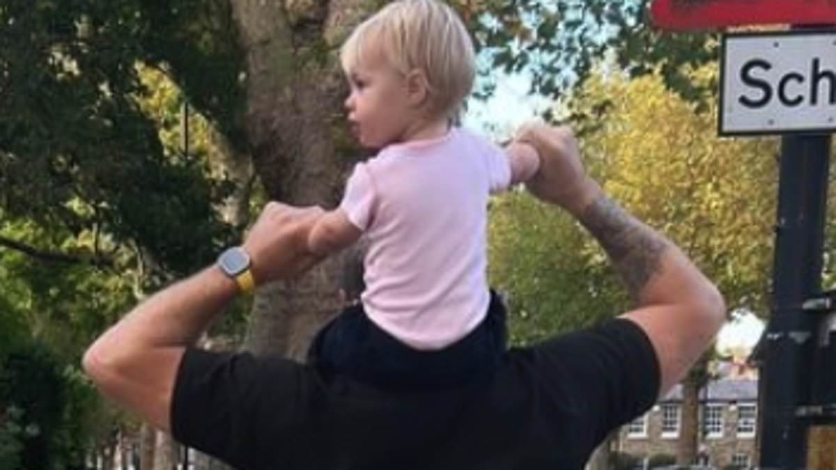 Chloe-Madeley-and-James-Haskell-reunite-to-spend-time-with-daughter.jpg