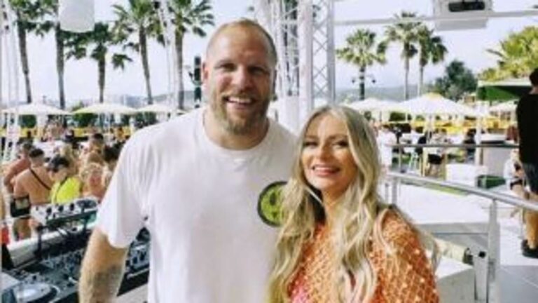 Chloe-Madeley-aposfurious-after-discovering-James-Haskell-date-with-DJapos.jpg
