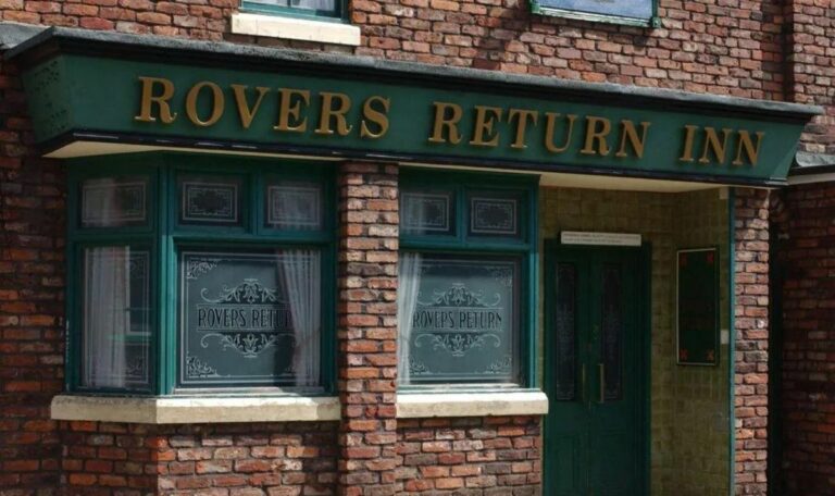 Coronation-Street-boss-teases-buried-bomb-will-explode-as-pub-reopens.jpg