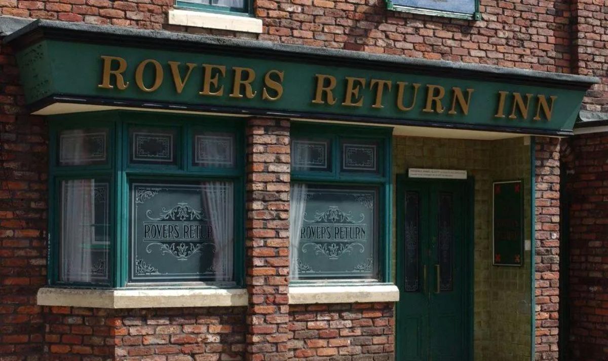 Coronation-Street-boss-teases-buried-bomb-will-explode-as-pub-reopens.jpg