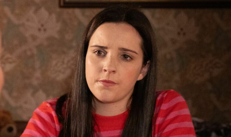 Coronation-Street-exit-sealed-for-Amy-Barlow-as-teen-arrested.jpg