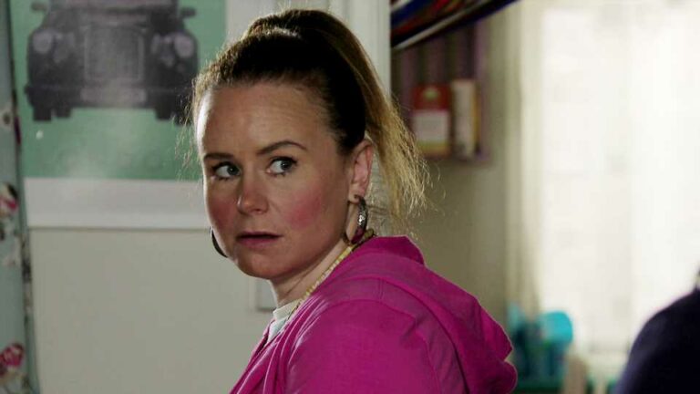 Coronation-Street-horror-as-Gemma-Winter-rushes-child-to-AampE-The-Sun.jpg