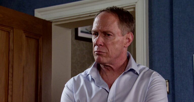 Corrie-Stephen-star-unrecognisable-as-fans-are-left-floored-with-transformation.jpg