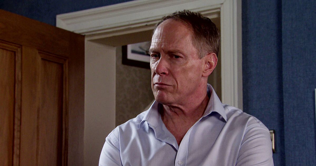 Corrie-Stephen-star-unrecognisable-as-fans-are-left-floored-with-transformation.jpg