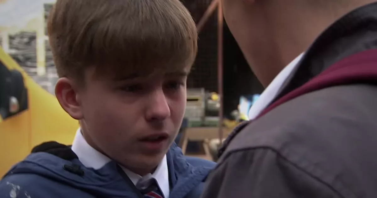 Corrie-fans-predict-tragic-Liam-twist-after-teen-threatened-in-knife-horror.jpg